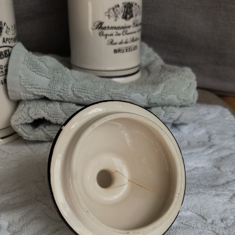 Pottery Barn Cream and Black Apothecary Bath Set - Picture 6 of 12